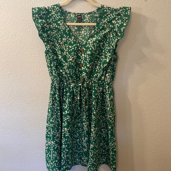 SHEIN Dresses & Skirts - NWOT shein floral dress size small